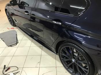 10 499 р. Пластиковые накладки под пороги M-порогов BMW 5 серия G30 дорестайлинг, седан (2016-2020) (черный глянец)  с доставкой в г. Белгород. Увеличить фотографию 4