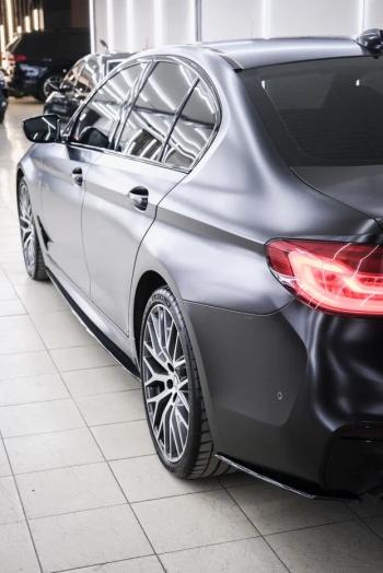 10 499 р. Пластиковые накладки под пороги M-порогов BMW 5 серия G30 дорестайлинг, седан (2016-2020) (черный глянец)  с доставкой в г. Белгород. Увеличить фотографию 7