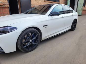 9 499 р. Пластиковые накладки порогов М-Perfomance BMW 5 серия F10 седан дорестайлинг (2009-2013) (цвет: черный глянец)  с доставкой в г. Белгород. Увеличить фотографию 5
