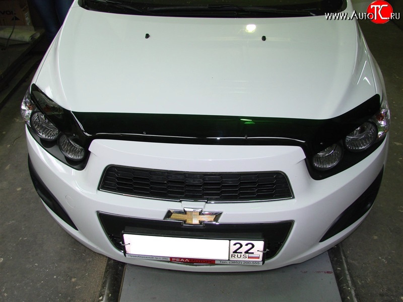 2 699 р. Дефлектор капота SIM Chevrolet Aveo T300 седан (2011-2015)  с доставкой в г. Белгород