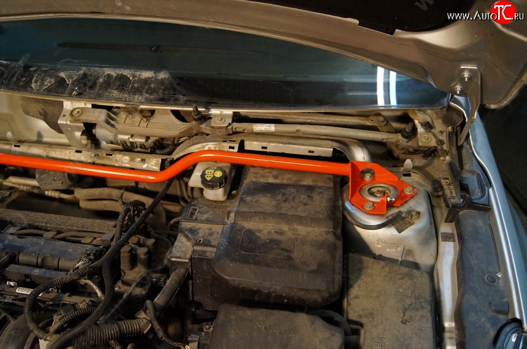 3 189 р. Растяжка передних стоек Sport. Ford Focus 2 универсал дорестайлинг (2004-2008)  с доставкой в г. Белгород