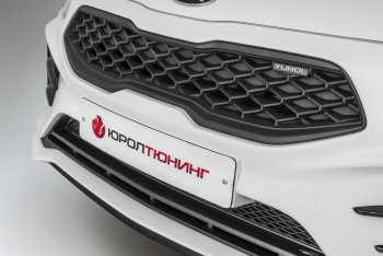 17 499 р. Передний бампер Kudos Romb KIA Rio 4 FB дорестайлинг седан (2016-2020) (Под прямоугольные ДХО с ПТФ, Неокрашенный)  с доставкой в г. Белгород. Увеличить фотографию 2