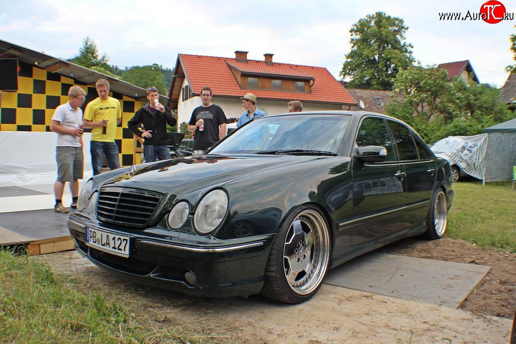 12 599 р. Передний бампер AMG Mercedes-Benz E-Class W210 дорестайлинг универсал (1996-1999) (Неокрашенный)  с доставкой в г. Белгород