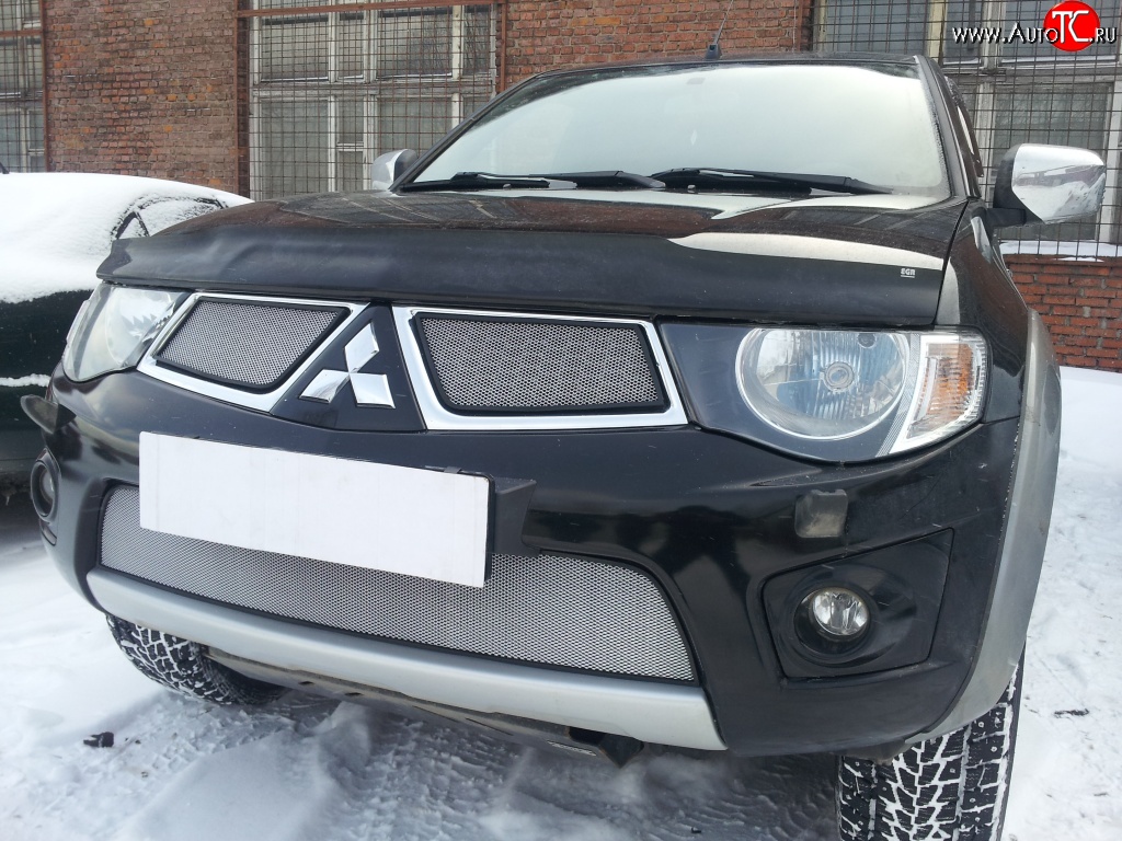 1 539 р. Нижняя сетка на бампер Russtal (хром) Mitsubishi Pajero Sport PB дорестайлинг (2008-2013)  с доставкой в г. Белгород