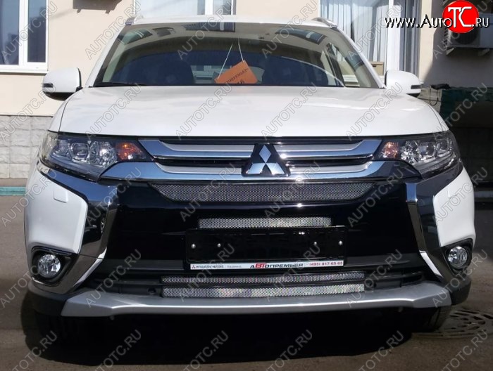 3 479 р. Защитная решётка в воздуховод автомобиля Russtal (хром) Mitsubishi Outlander GF 2-ой рестайлинг (2015-2018)  с доставкой в г. Белгород
