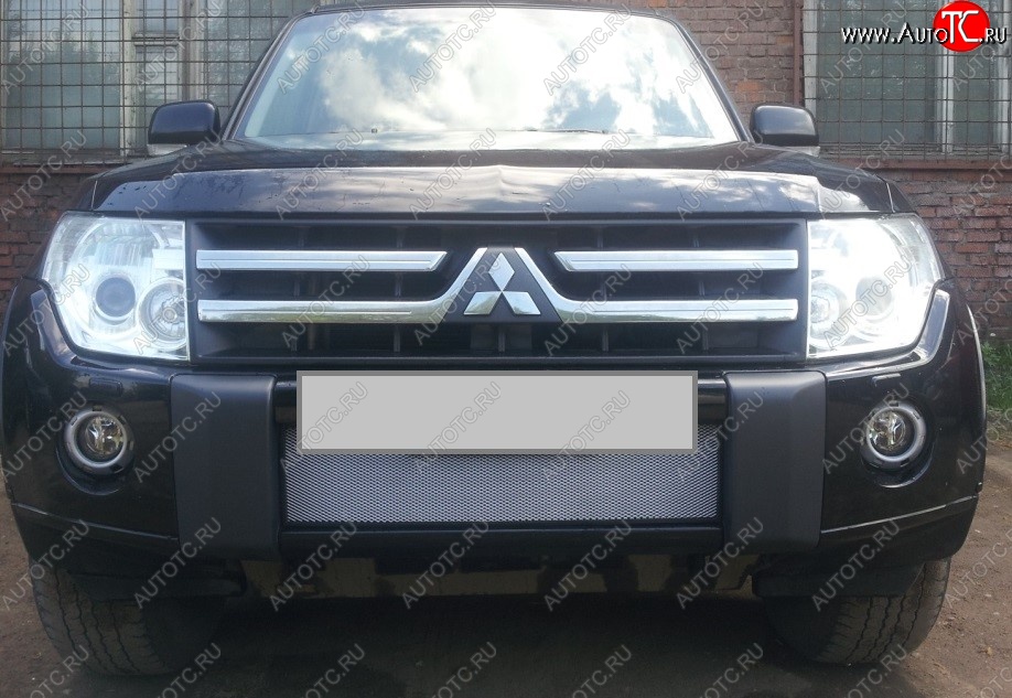 1 539 р. Защитная решётка в воздуховод автомобиля Russtal (хром) Mitsubishi Pajero 4 V80 дорестайлинг (2006-2011)  с доставкой в г. Белгород
