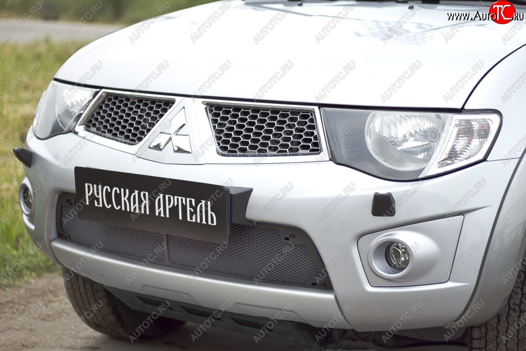 2 539 р. Защитная сетка решетки переднего бампера РА Mitsubishi Pajero Sport PB дорестайлинг (2008-2013)  с доставкой в г. Белгород