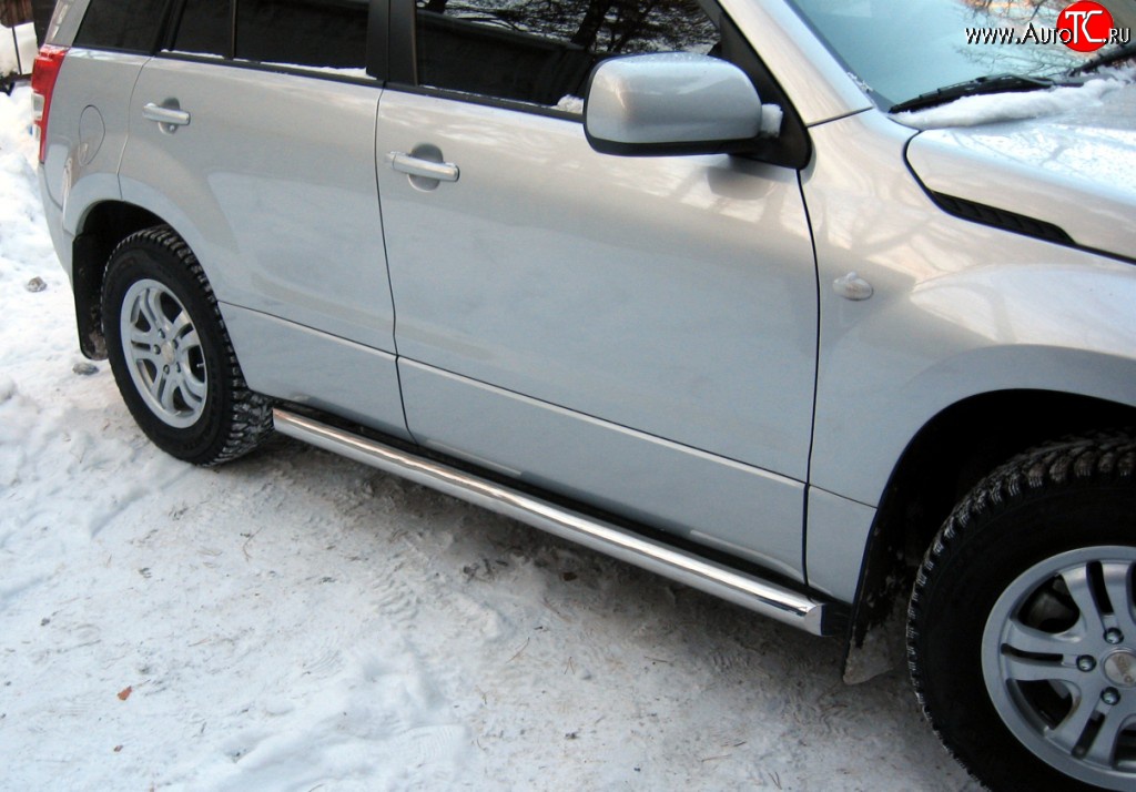 13 499 р. Защита порогов Russtal из круглой трубы диаметром 76 мм Suzuki Grand Vitara JT 5 дверей дорестайлинг (2005-2008) (Защита порогов с со скосами на торцах (вариант 1))  с доставкой в г. Белгород