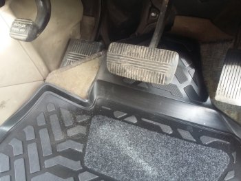 Комплект ковриков в салон Aileron 3D (с подпятником, правый руль, передние) Nissan Serena 3 (2005-2010)