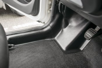 2 899 р. Накладки на ковролин пола Petroil Tuning Nissan Terrano D10 дорестайлинг (2013-2016)  с доставкой в г. Белгород. Увеличить фотографию 5