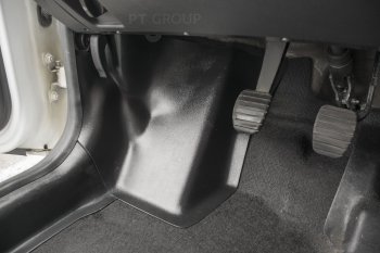 2 899 р. Накладки на ковролин пола Petroil Tuning Nissan Terrano D10 дорестайлинг (2013-2016)  с доставкой в г. Белгород. Увеличить фотографию 6
