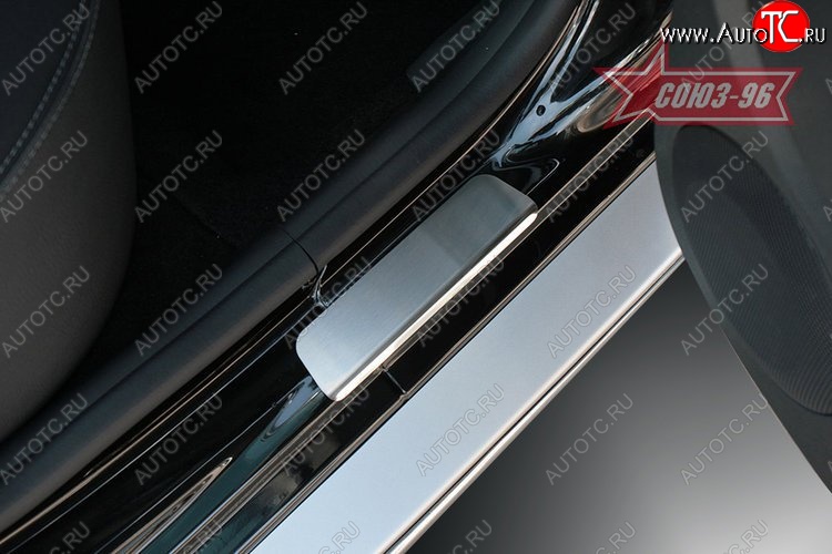 2 249 р. Пороги накладки без логотипа  Nissan Terrano  D10 (2013-2022) дорестайлинг, рестайлинг  с доставкой в г. Белгород