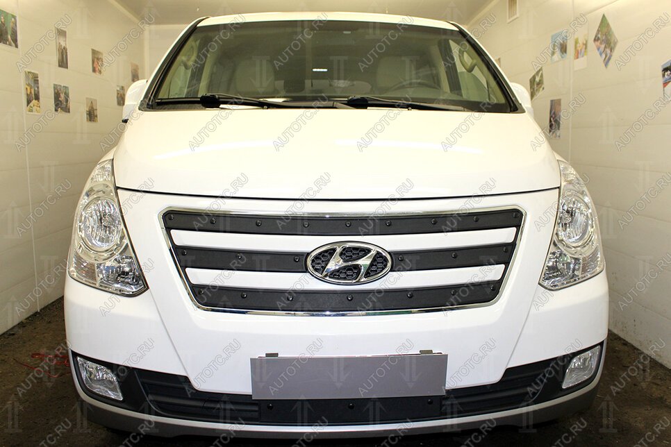 759 р. Зимняя заглушка решетки радиатора (низ) Стрелка11 Hyundai Starex/Grand Starex/H1 TQ рестайлинг (2014-2018) (черная)  с доставкой в г. Белгород