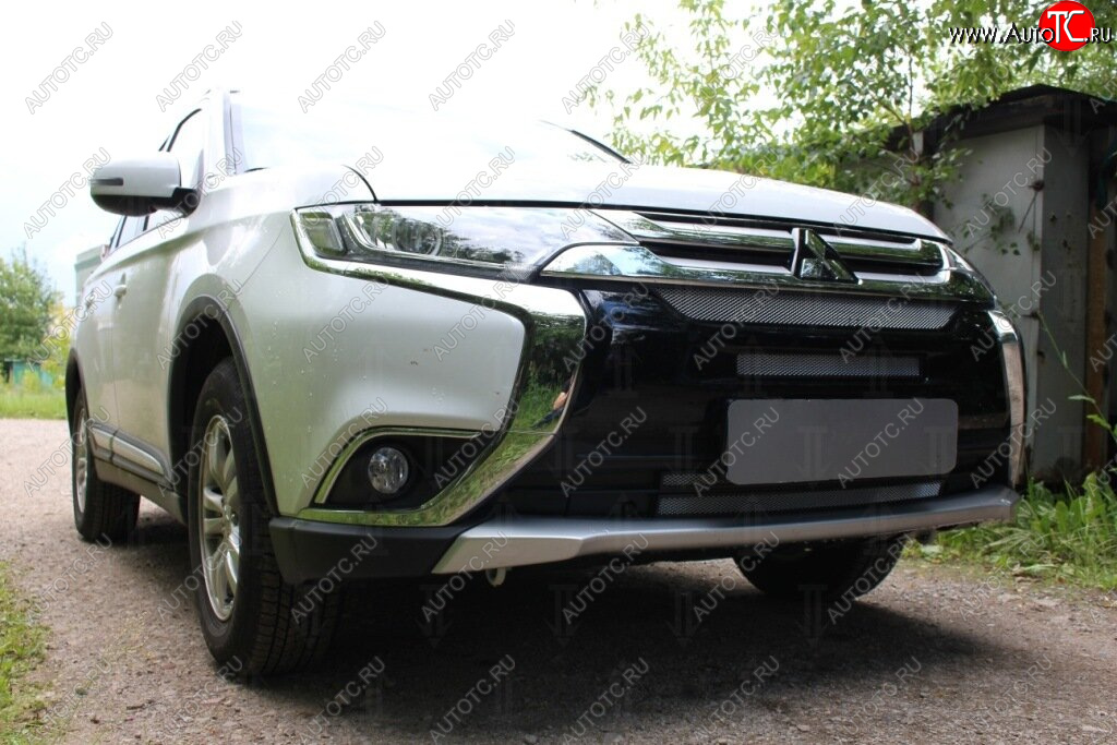 7 599 р. Защитная сетка в бампер (4 части, ячейка 3х7 мм) Alfeco Стандарт Mitsubishi Outlander GF 2-ой рестайлинг (2015-2018) (Хром)  с доставкой в г. Белгород