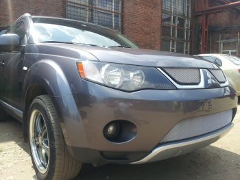 3 079 р. Защитная сетка в бампер (верх, ячейка 3х7 мм) Alfeco Стандарт Mitsubishi Outlander XL (CW)  дорестайлинг (2005-2009) (Хром)  с доставкой в г. Белгород. Увеличить фотографию 2
