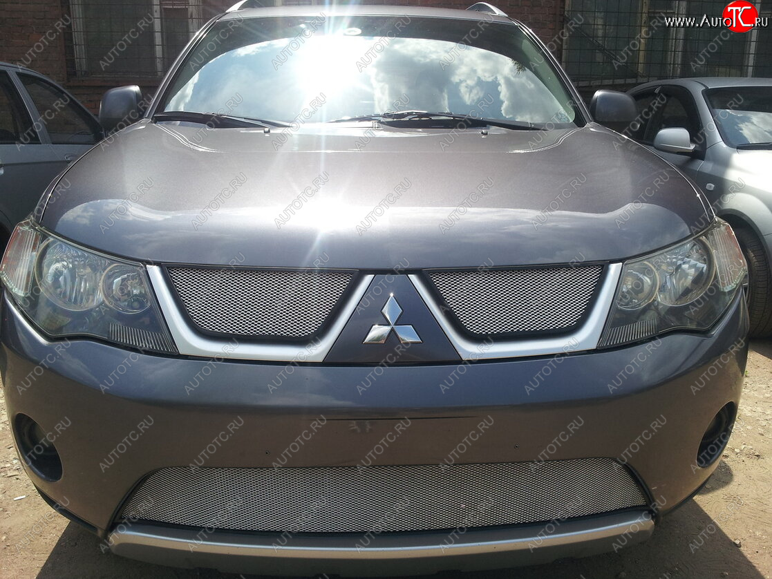 3 079 р. Защитная сетка в бампер (верх, ячейка 3х7 мм) Alfeco Стандарт Mitsubishi Outlander XL (CW)  дорестайлинг (2005-2009) (Хром)  с доставкой в г. Белгород