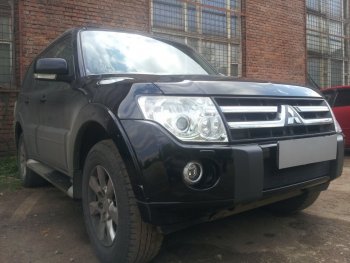 3 169 р. Защитная сетка в бампер (низ, ячейка 3х7 мм) Стрелка11 Стандарт Mitsubishi Pajero 4 V80 дорестайлинг (2006-2011) (Чёрная)  с доставкой в г. Белгород. Увеличить фотографию 2
