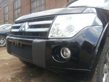 3 169 р. Защитная сетка в бампер (низ, ячейка 3х7 мм) Стрелка11 Стандарт Mitsubishi Pajero 4 V80 дорестайлинг (2006-2011) (Чёрная)  с доставкой в г. Белгород. Увеличить фотографию 3