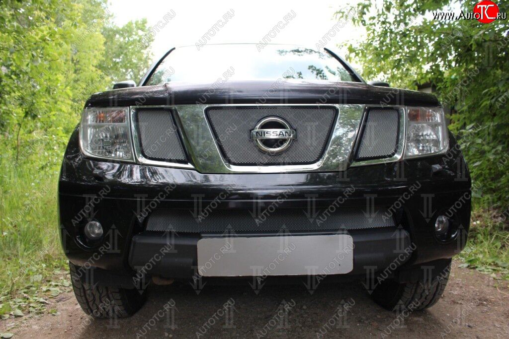 3 079 р. Защитная сетка в бампер (низ, ячейка 3х7 мм) Стрелка11 Стандарт Nissan Navara 2 D40 дорестайлинг (2004-2010) (Хром)  с доставкой в г. Белгород