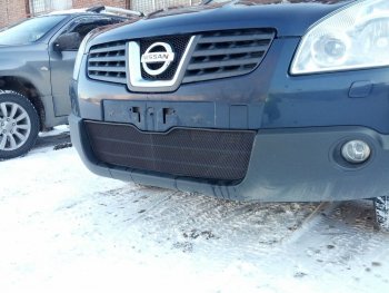 2 999 р. Защитная сетка в бампер (низ, ячейка 3х7 мм) Стрелка11 Стандарт Nissan Qashqai 1 дорестайлинг (2007-2010) (Чёрная)  с доставкой в г. Белгород. Увеличить фотографию 2