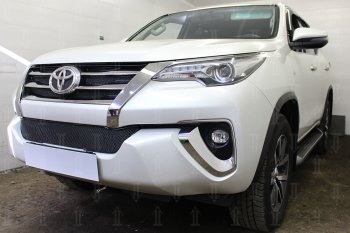 5 199 р. Защитная сетка в бампер (низ, ячейка 4х10 мм) Стрелка11 Премиум Toyota Fortuner AN160 дорестайлинг (2015-2020) (Чёрная)  с доставкой в г. Белгород. Увеличить фотографию 4