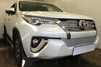 5 299 р. Защитная сетка в бампер (низ, ячейка 4х10 мм) Стрелка11 Премиум Toyota Fortuner AN160 дорестайлинг (2015-2020) (Хром)  с доставкой в г. Белгород. Увеличить фотографию 3