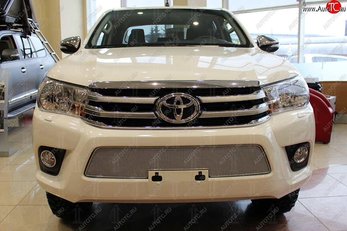 4 549 р. Защитная сетка в бампер (низ, ячейка 4х10 мм) Стрелка11 Премиум Toyota Hilux AN120 дорестайлинг (2016-2020) (Хром)  с доставкой в г. Белгород