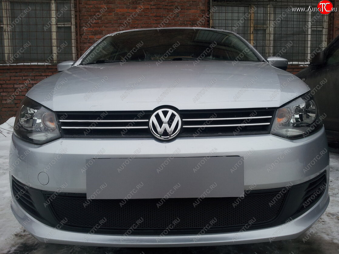 4 299 р. Защитная сетка в бампер (низ, ячейка 4х10 мм) Стрелка11 Премиум Volkswagen Polo 5 седан дорестайлинг (2009-2015) (Чёрная)  с доставкой в г. Белгород