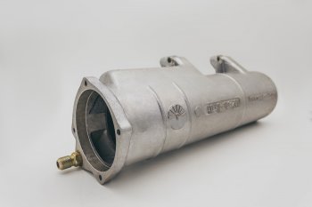10 349 р. ТЕПЛООБМЕННИК Корпус теплообменника 40.90-1013200 и 343-1013200-30ТП для двигателя КамАЗ 40.90-1013215 КамАЗ 4310 (1981-1989)  с доставкой в г. Белгород. Увеличить фотографию 2