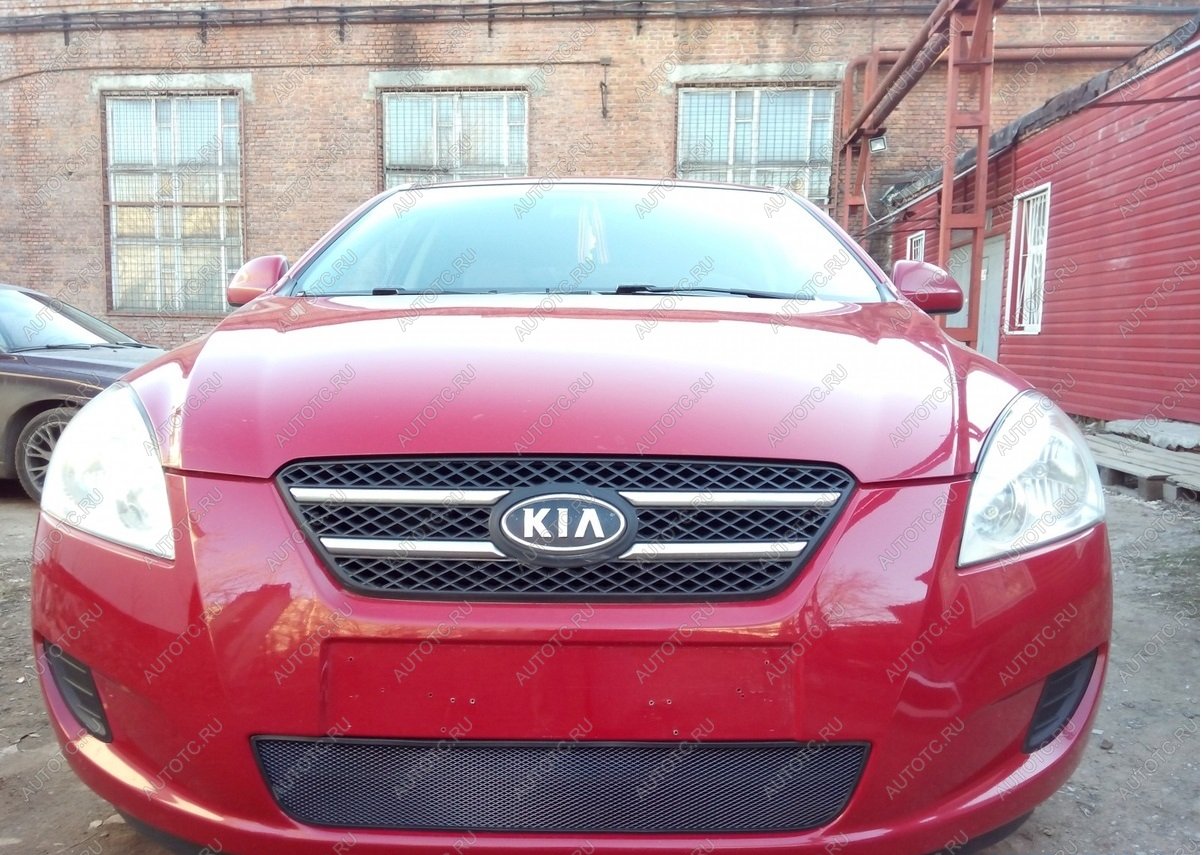 2 899 р. Защита радиатора Стрелка11 Стандарт KIA Ceed 1 ED дорестайлинг, хэтчбэк 5 дв. (2006-2010) (черная)  с доставкой в г. Белгород