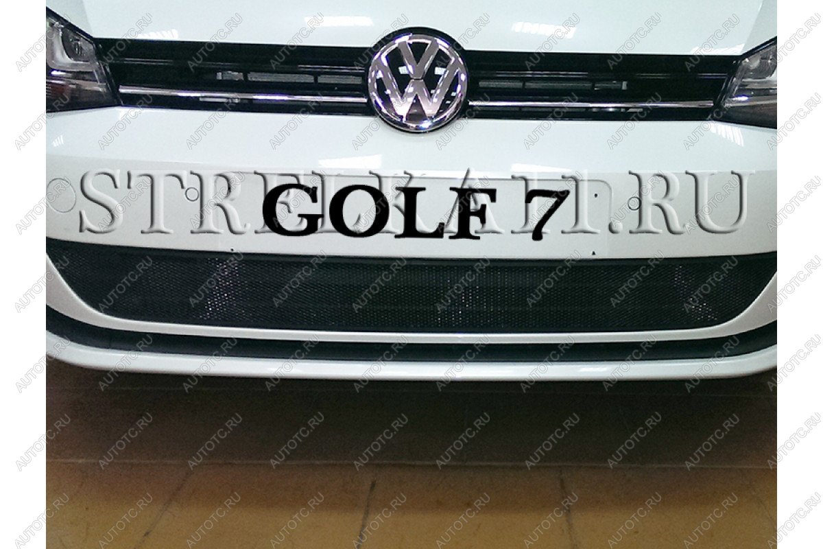 2 899 р. Защита радиатора Стрелка11 Стандарт Volkswagen Golf 7 дорестайлинг, хэтчбэк 5 дв. (2012-2017) (черная)  с доставкой в г. Белгород