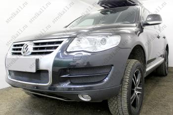 3 689 р. Защита радиатора (боковая 4 части) Стрелка11 Стандарт Volkswagen Touareg 1 GP рестайлинг (2006-2010) (черная)  с доставкой в г. Белгород. Увеличить фотографию 2