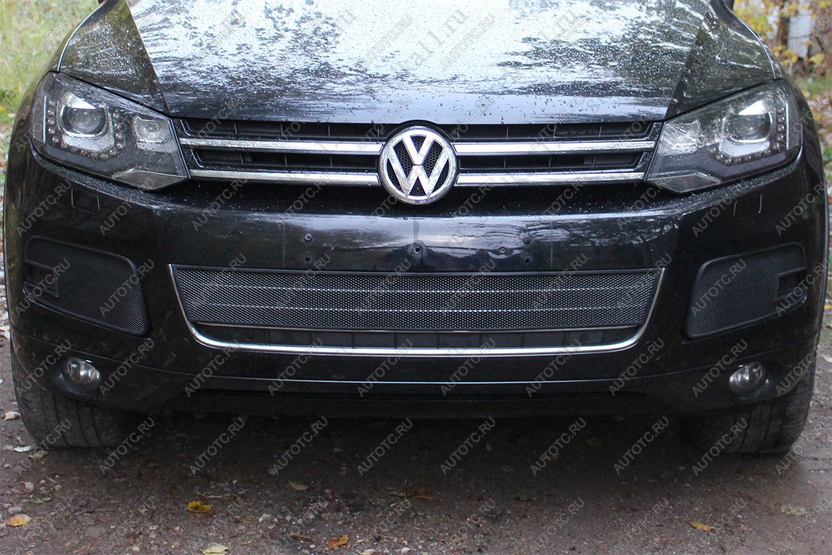 2 599 р. Защита радиатора (низ) Стрелка11 Стандарт Volkswagen Touareg 2 NF дорестайлинг (2010-2014) (черная)  с доставкой в г. Белгород