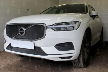 4 099 р. Защита радиатора (R-Design) (верх 2 части) Стрелка11 Стандарт Volvo XC60 (2017-2022) (черная)  с доставкой в г. Белгород. Увеличить фотографию 2