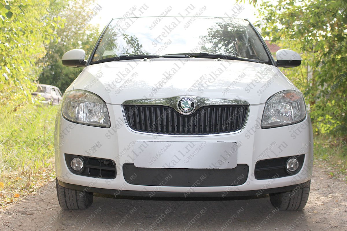 759 р. Зимняя заглушка решетки радиатора (низ) Стрелка11 Skoda Fabia Mk2 универсал дорестайлинг (2007-2010) (черная)  с доставкой в г. Белгород