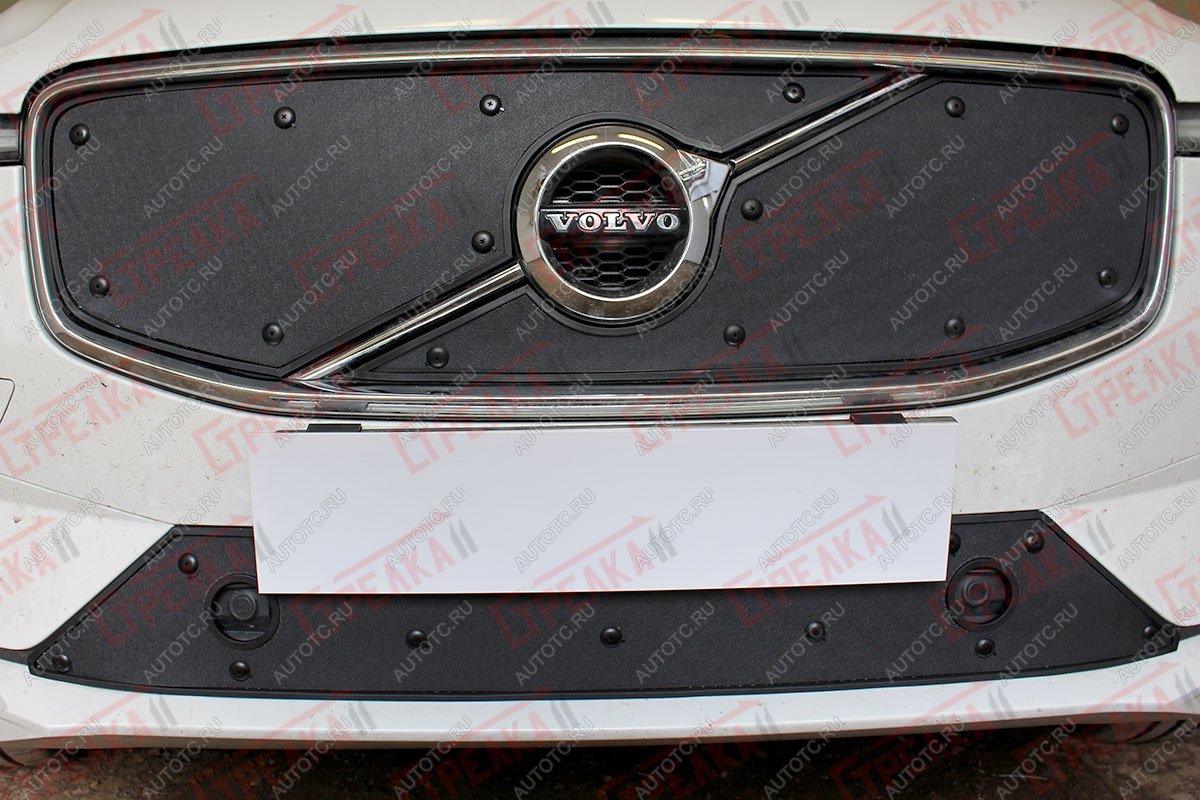 1 479 р. Зимняя заглушка решетки радиатора (низ с парктроником) Стрелка11 Volvo XC60 (2017-2022) (черная)  с доставкой в г. Белгород