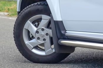 1 739 р. Брызговики Duster-Guard ПЕРЕДНИЕ широкие (2 шт.) RENAULT Duster 2012-2020  Renault Duster HS дорестайлинг (2010-2015) (Передние)  с доставкой в г. Белгород. Увеличить фотографию 5