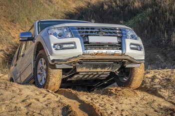 44 309 р. Бампер передний силовой РИФ Mitsubishi Pajero 4 V80 дорестайлинг (2006-2011) (Под площадку для лебёдки RIFPJR-30000 с защитой радиатора)  с доставкой в г. Белгород. Увеличить фотографию 4
