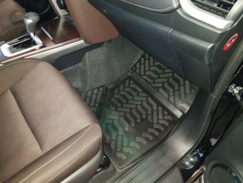 1 999 р. Комплект ковриков в салон Aileron 3D Toyota Fortuner AN160 дорестайлинг (2015-2020)  с доставкой в г. Белгород. Увеличить фотографию 2
