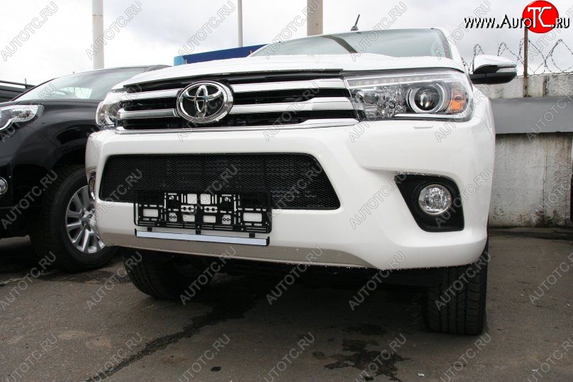 1 499 р. Защитная решётка в воздуховод автомобиля Russtal (черная) Toyota Hilux AN120 дорестайлинг (2016-2020)  с доставкой в г. Белгород