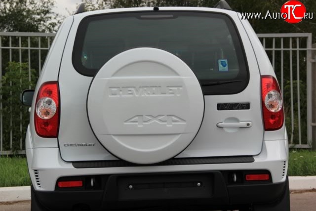 1 779 р. Чехол запасного колеса Chevrolet V4 Chevrolet Niva 2123 дорестайлинг (2002-2008) (Окрашенный)  с доставкой в г. Белгород