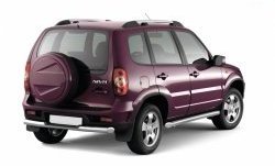 16 449 р. Защита порогов из трубы Ø63 Petroil Tuning Chevrolet Niva 2123 рестайлинг (2009-2020) (Нержавеющая полированная сталь)  с доставкой в г. Белгород. Увеличить фотографию 3