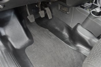 1 999 р. Накладки на ковролин пола Petroil Tuning Лада Гранта 1 2191 лифтбэк дорестайлинг  (2011-2013) (Передние боковые)  с доставкой в г. Белгород. Увеличить фотографию 3