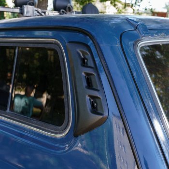 339 р. Боковые воздухозаборники Autodemic Лада нива 4х4 2121 3 дв. 1-ый рестайлинг (2019-2021) (Текстурная поверхность)  с доставкой в г. Белгород. Увеличить фотографию 2