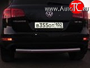 7 699 р. Защита заднего бампера d76 мм Металл Дизайн Volkswagen Touareg 2 NF дорестайлинг (2010-2014) (полированная нержавейка)  с доставкой в г. Белгород